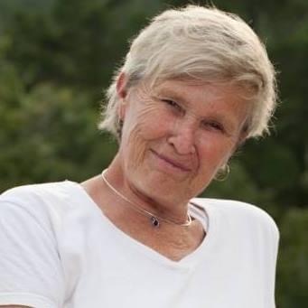 Lyssa Cross - Lesbian Asheville Realtor